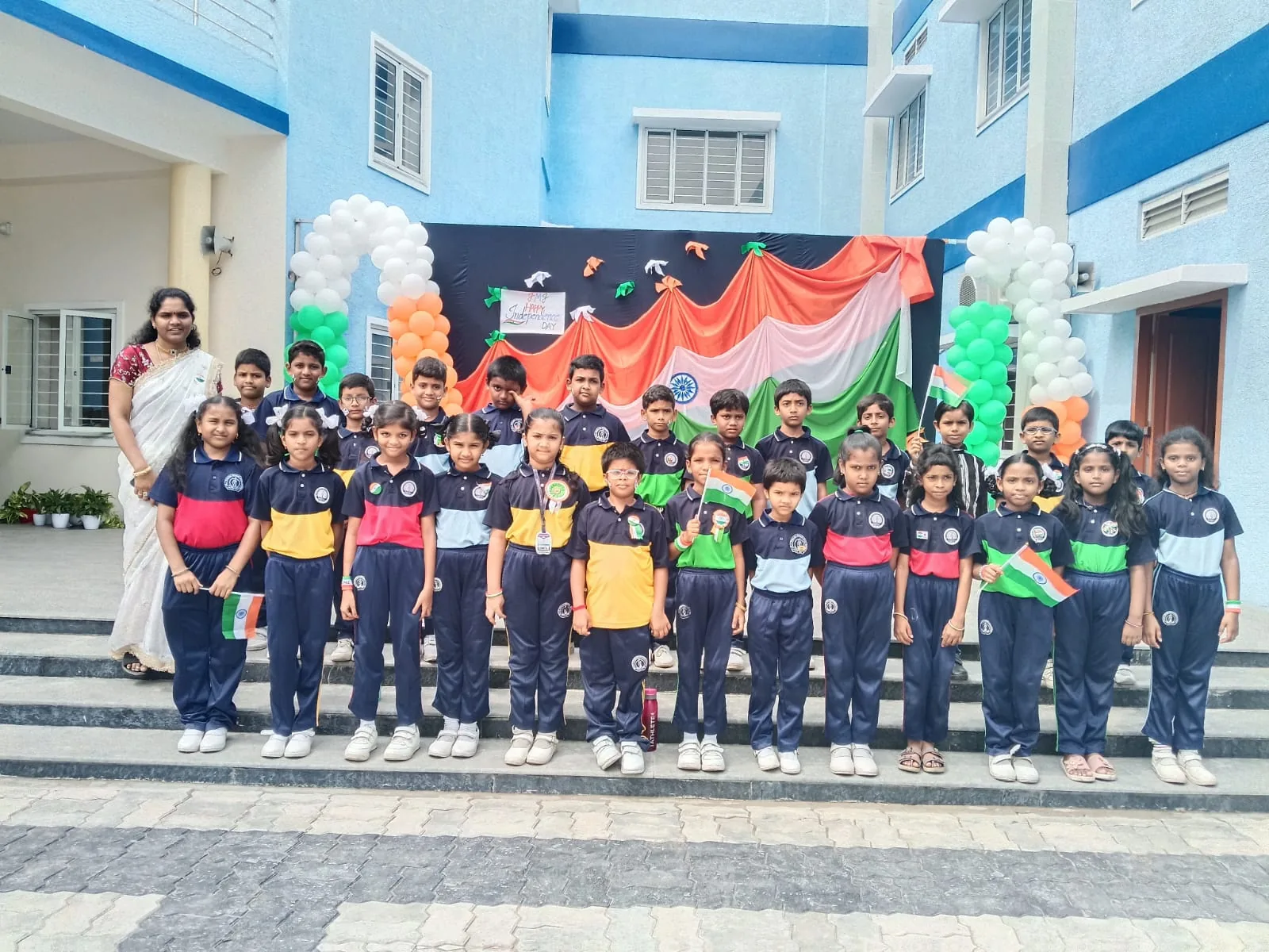 Students celebrating Independence Day at school